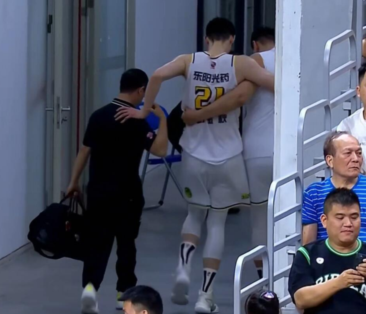 球员意外伤退，备战需重新规划