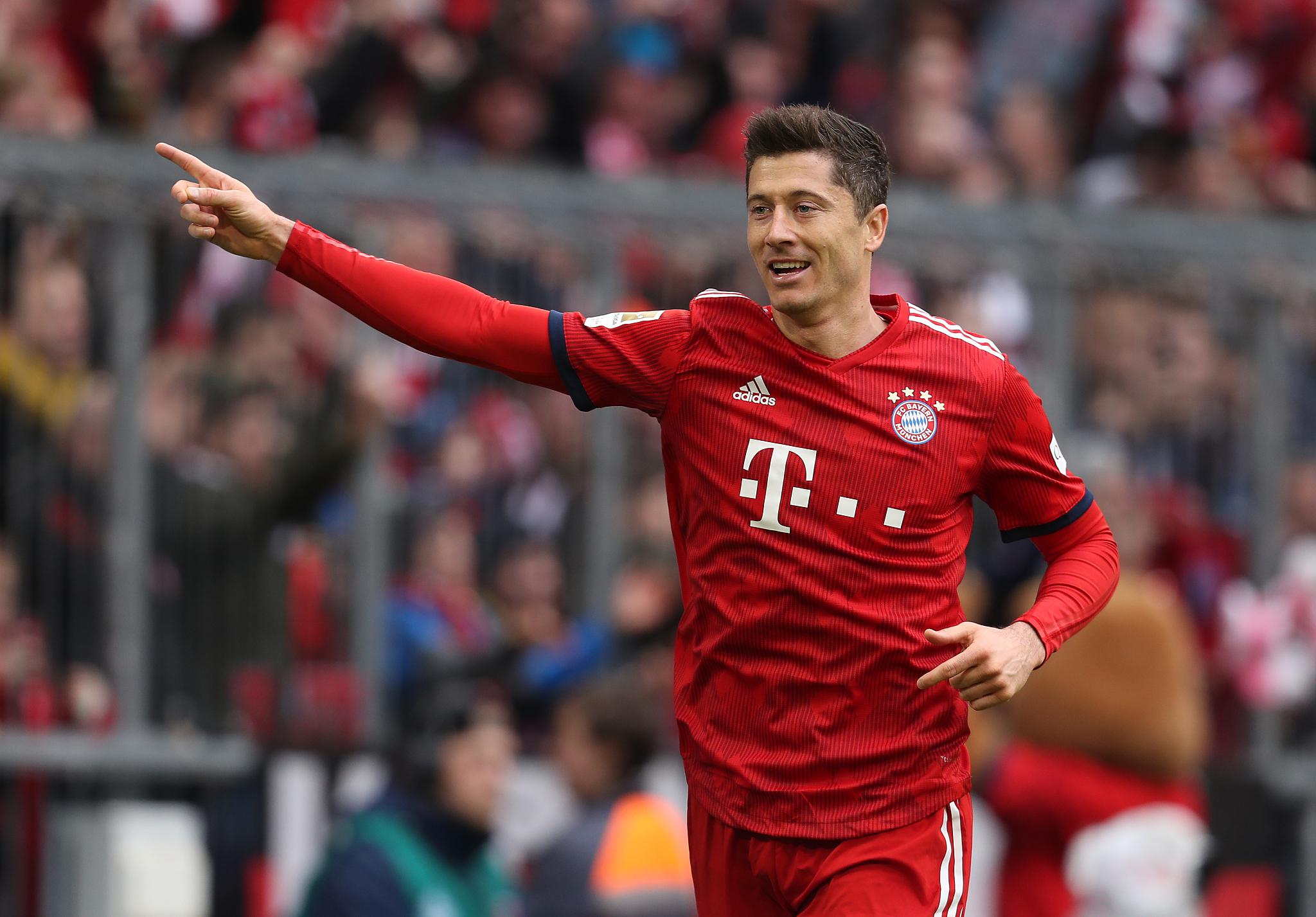 巴西完胜利物浦，莱万刷新纪录