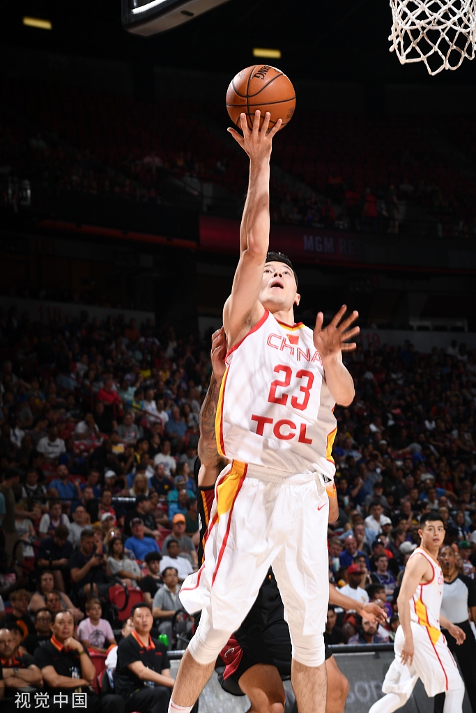 热火横扫福建队，王哲林惊艳四座