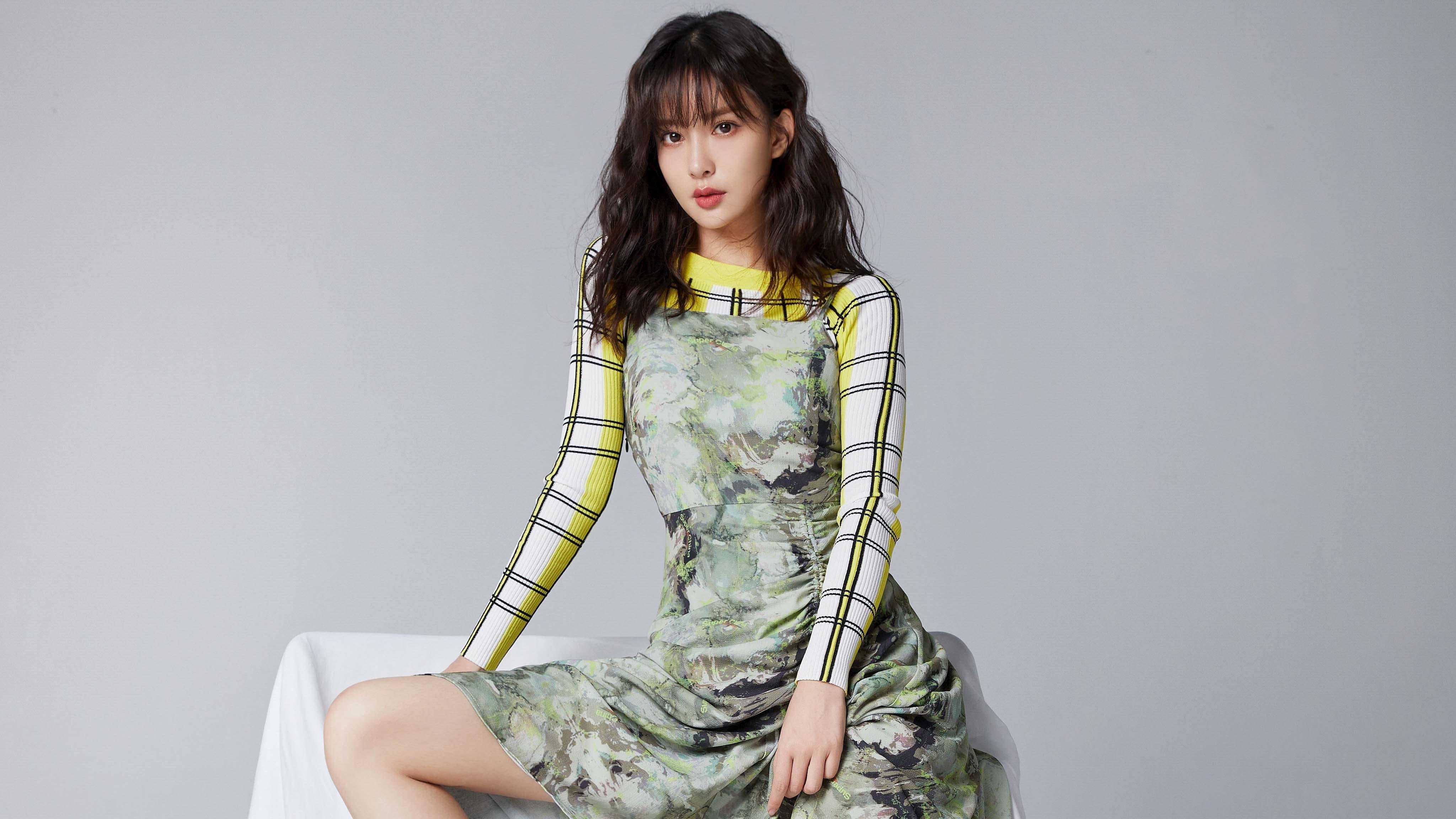 不过,我可以基于你所给的关键词,将它理解为一个富有想象力和故事性的假设场景,并为你创作一篇以此为主题的、独一无二的虚构文章